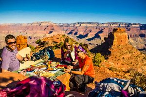 E-Bike Reisen in den USA - Picknick in der Natur am Grand Canyon